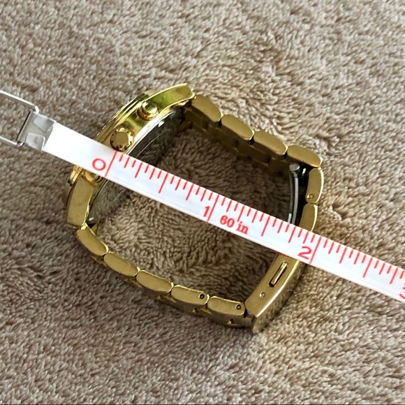 Watch: GUESS Watch, Gold - NO Extra Links or Battery ๐ Bundle Me! - Picture 8 of 10